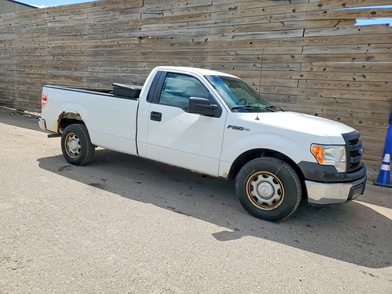 2014 Ford F150 White vin: 1FTMF1CM5EKF54442