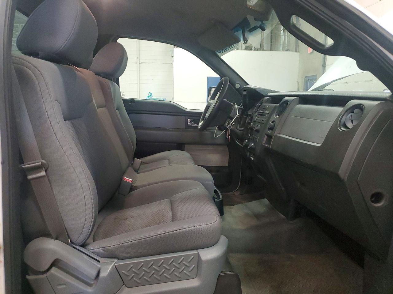 2014 Ford F150 White vin: 1FTMF1CM5EKF54442