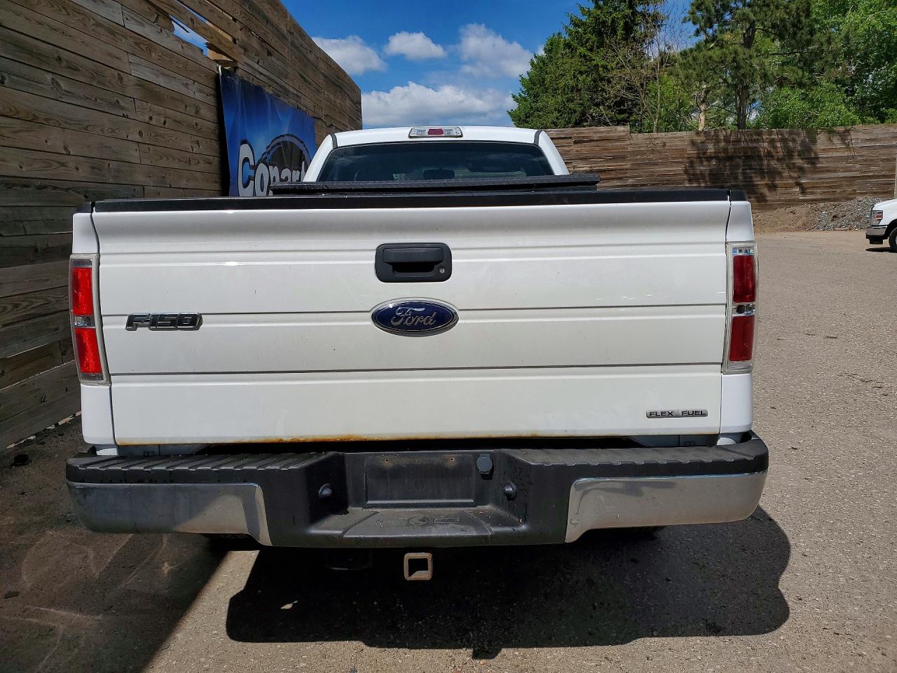 2014 Ford F150 White vin: 1FTMF1CM5EKF54442