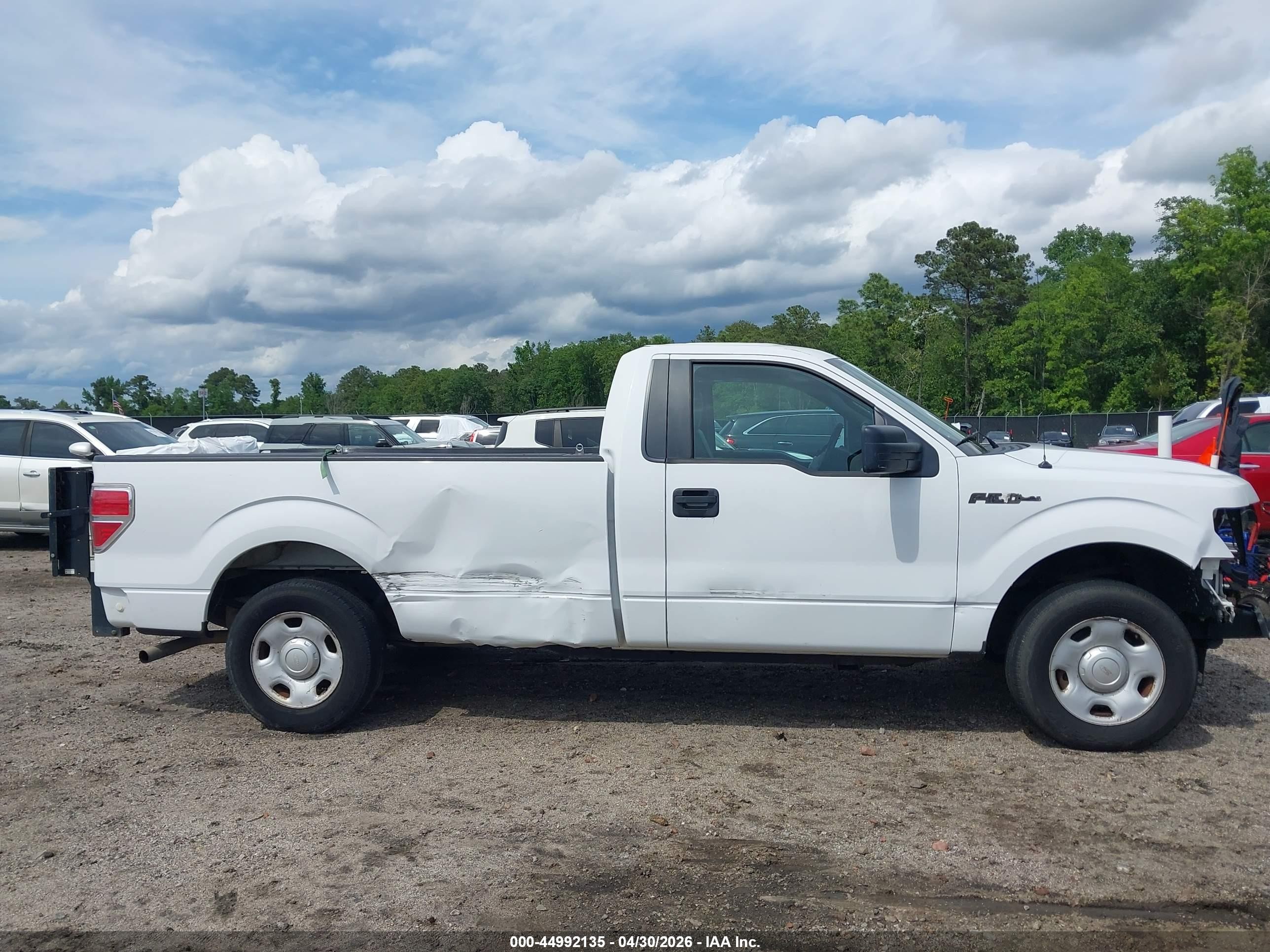 2014 Ford F-150 Xl White vin: 1FTMF1CM5EKG35540