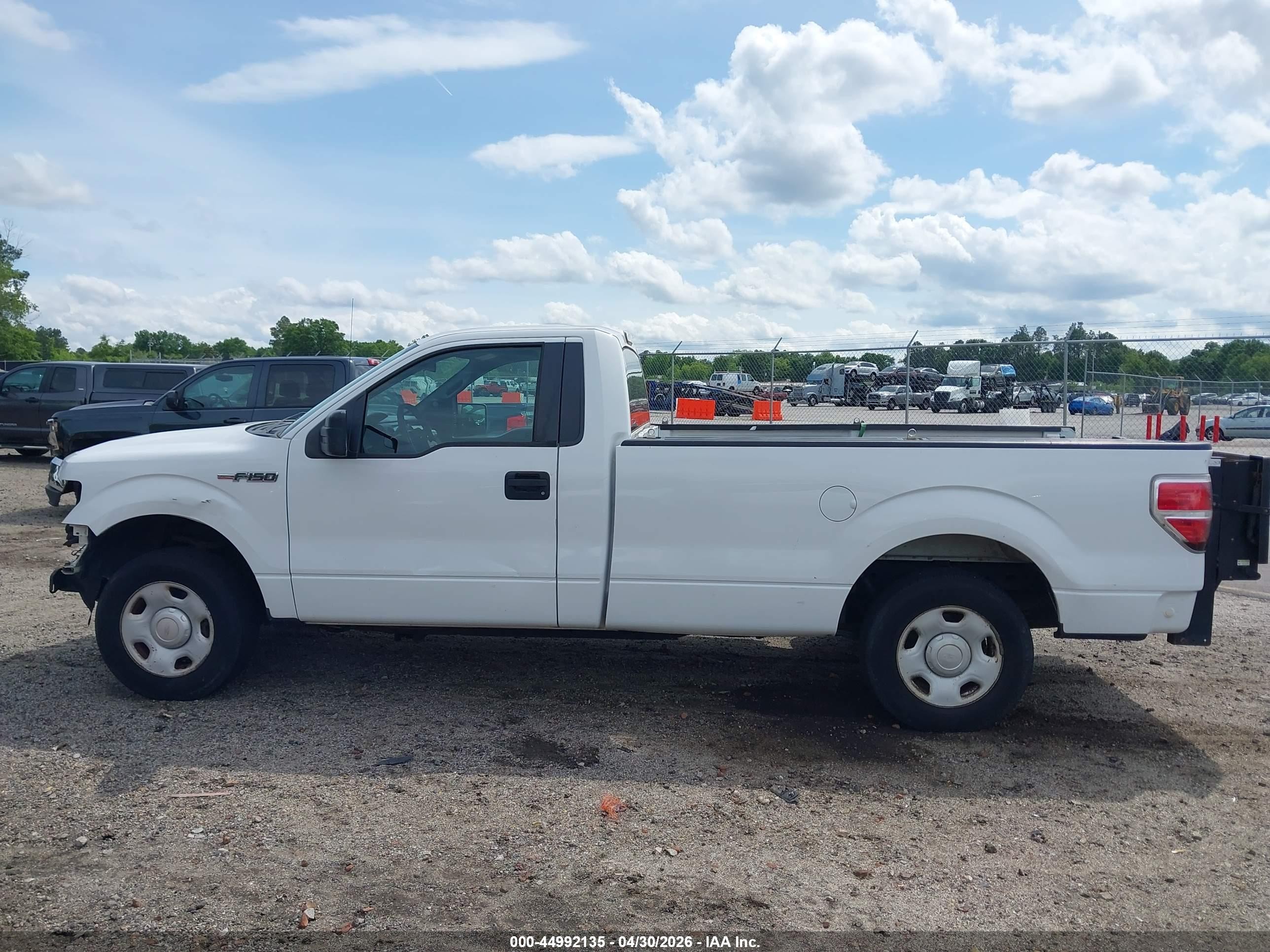 2014 Ford F-150 Xl White vin: 1FTMF1CM5EKG35540