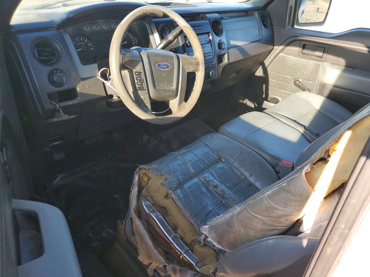 2011 Ford F150 White vin: 1FTMF1CM6BKD22833