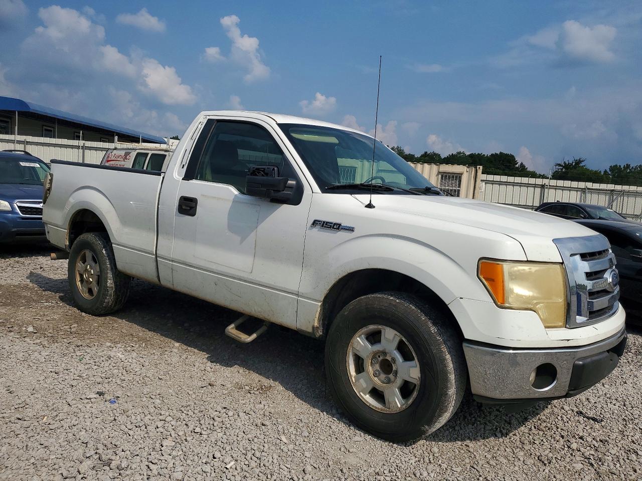 2011 Ford F150 White vin: 1FTMF1CM6BKD31564