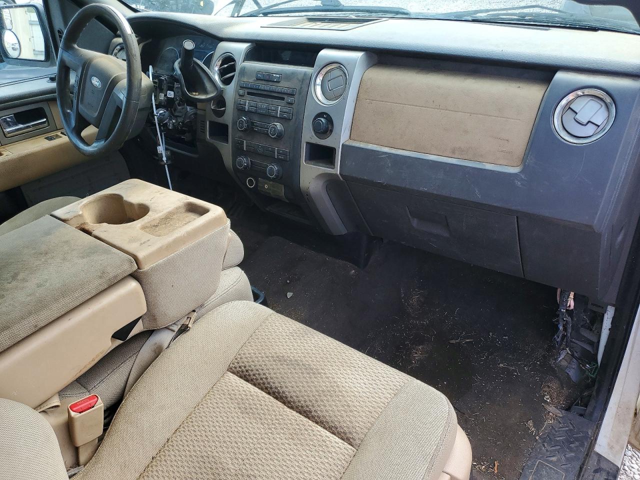 2011 Ford F150 White vin: 1FTMF1CM6BKD31564