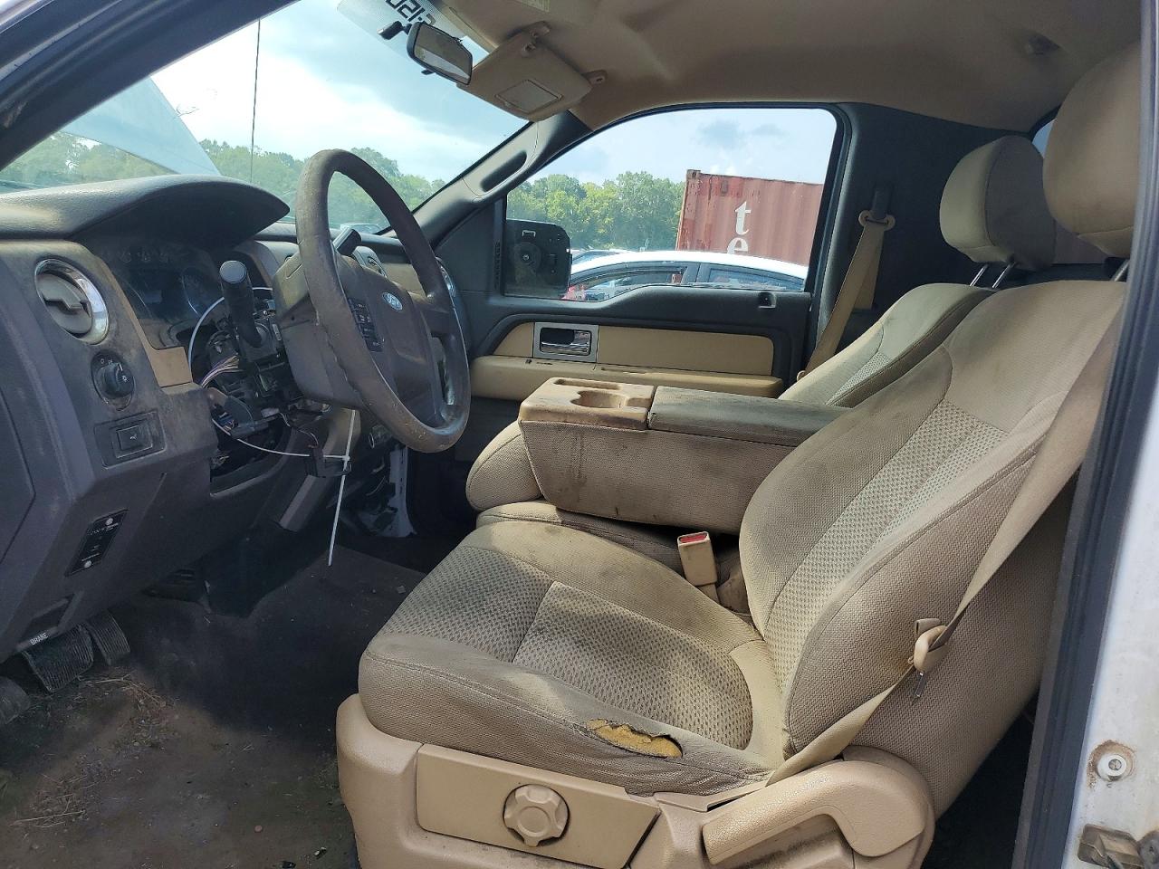 2011 Ford F150 White vin: 1FTMF1CM6BKD31564