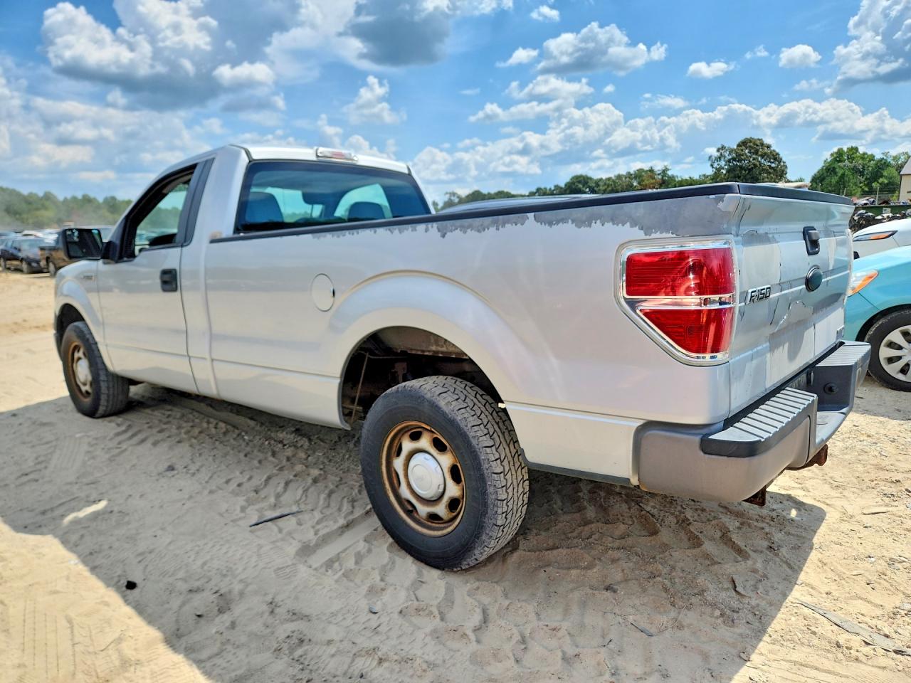 2011 Ford F150 Silver vin: 1FTMF1CM6BKD82918