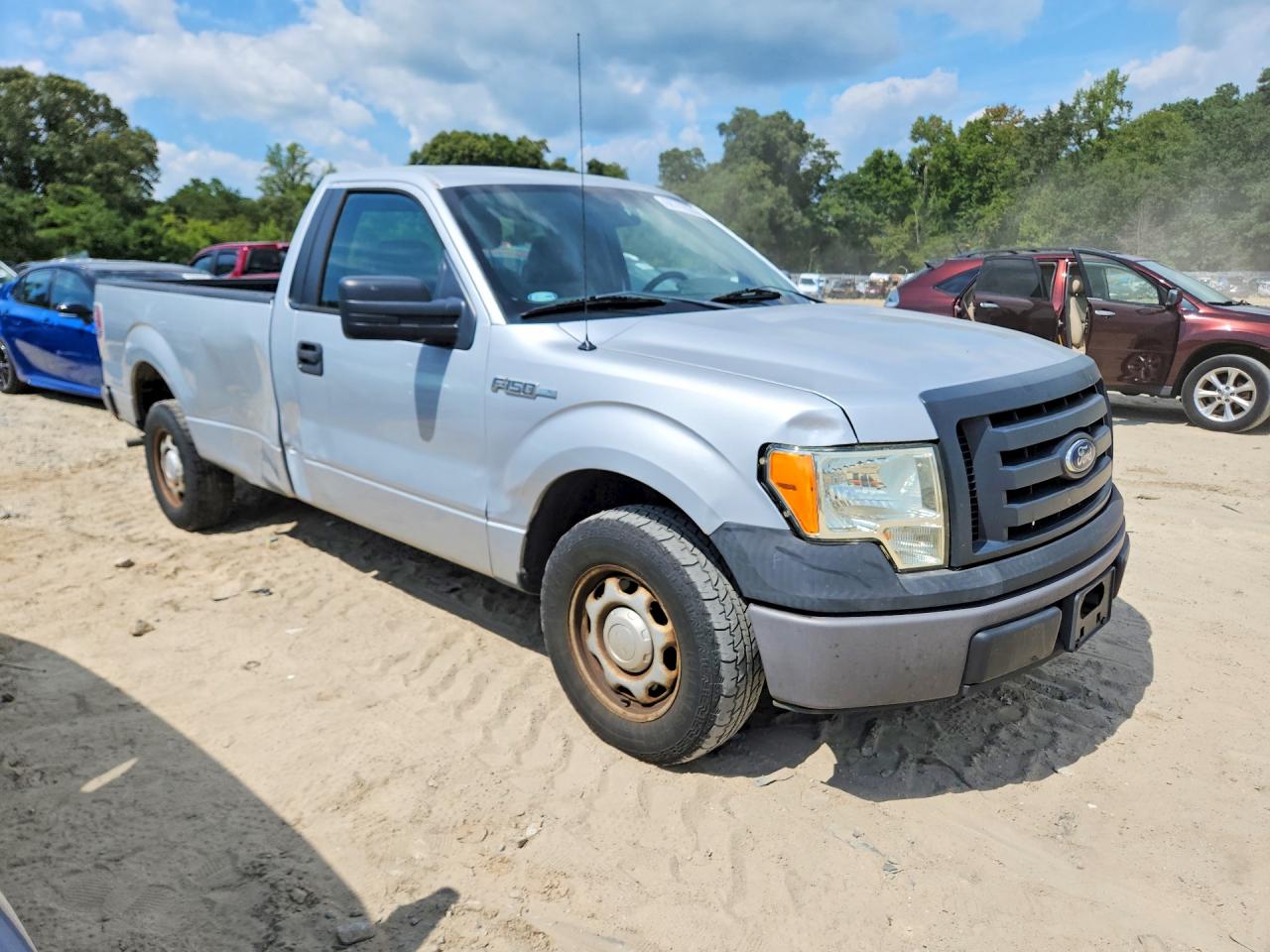 2011 Ford F150 Silver vin: 1FTMF1CM6BKD82918
