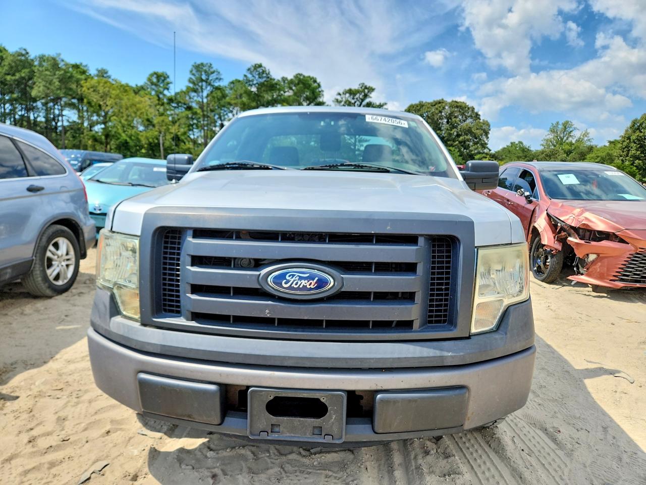 2011 Ford F150 Silver vin: 1FTMF1CM6BKD82918