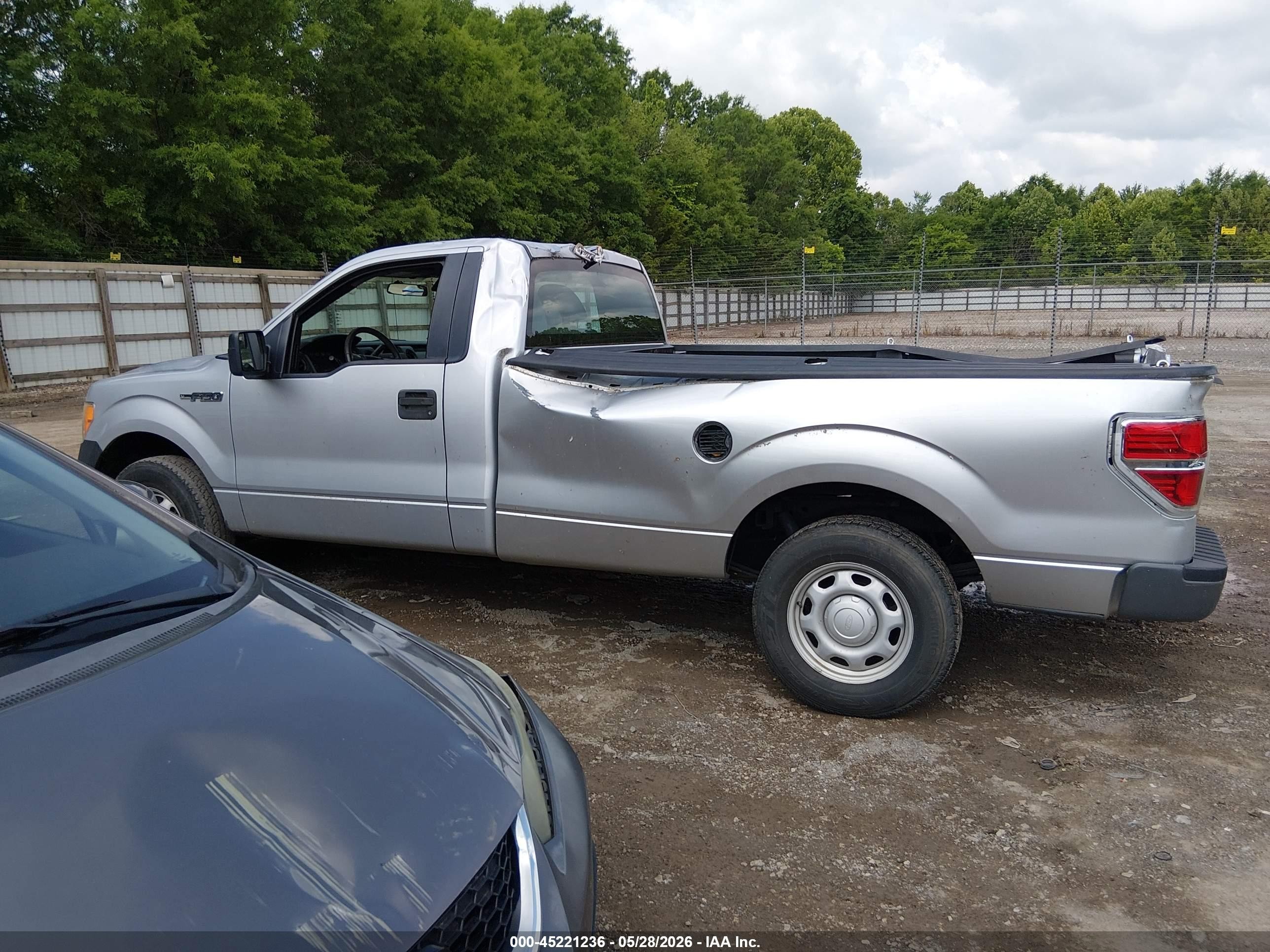 2012 Ford F-150 Xl Silver vin: 1FTMF1CM6CKE09245