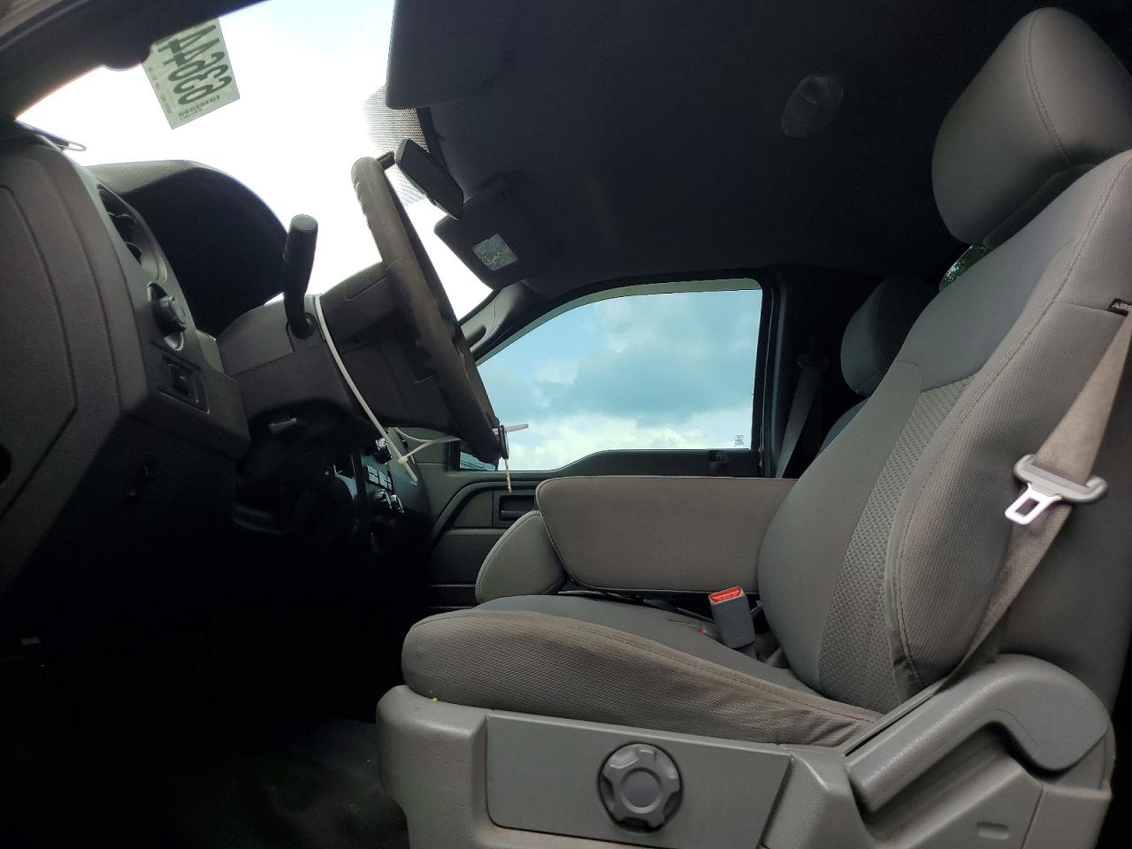 2012 Ford F150 Silver vin: 1FTMF1CM6CKE09472