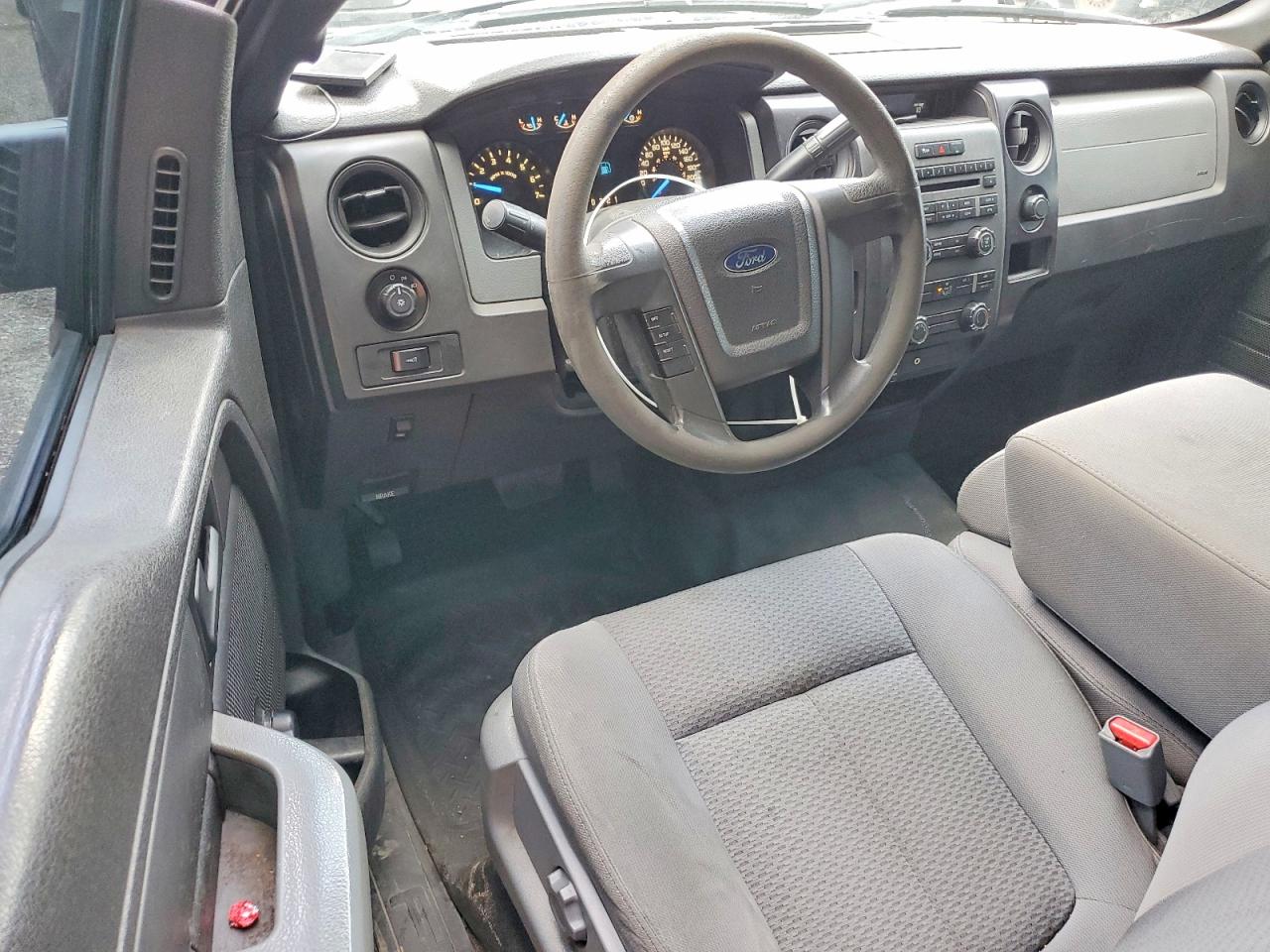 2012 Ford F150 Silver vin: 1FTMF1CM6CKE09472