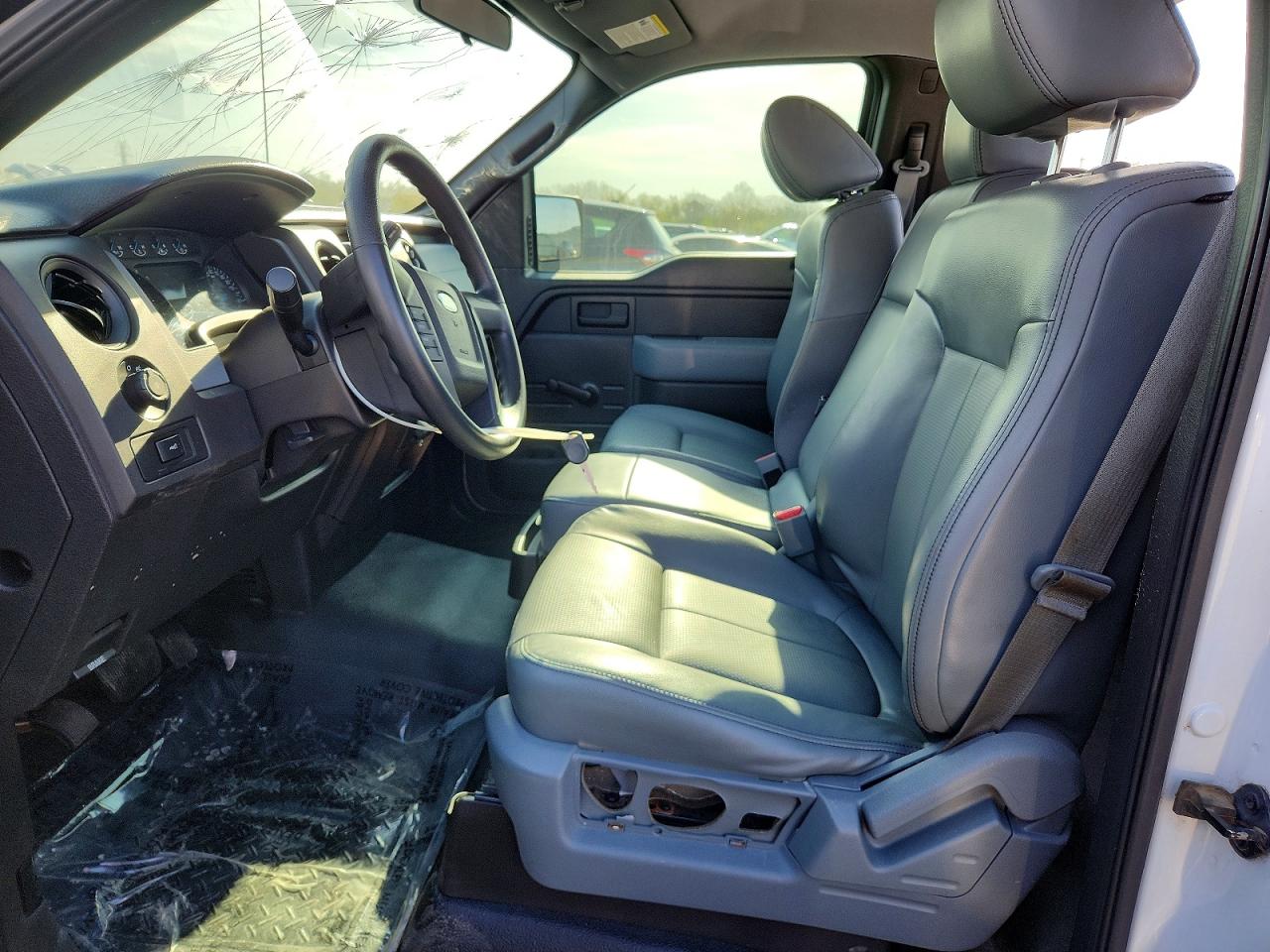 2013 Ford F150 White vin: 1FTMF1CM6DFD56850