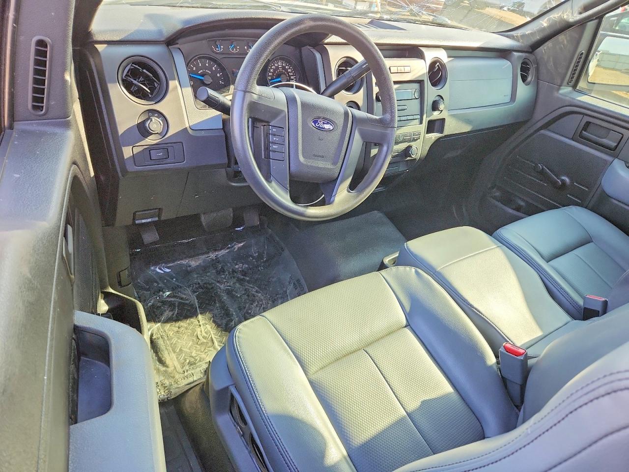 2013 Ford F150 White vin: 1FTMF1CM6DFD56850