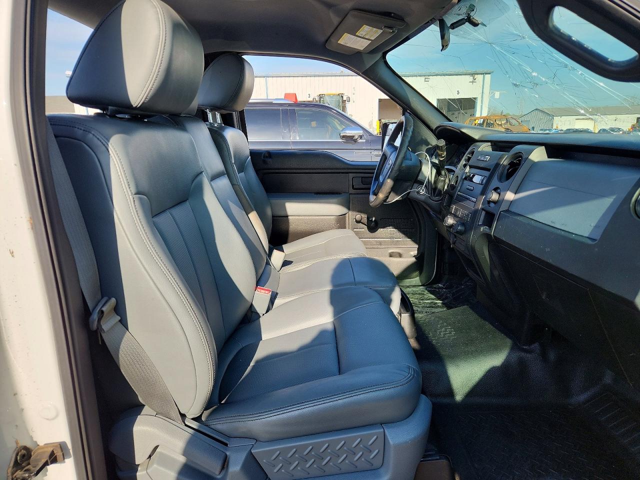 2013 Ford F150 White vin: 1FTMF1CM6DFD56850