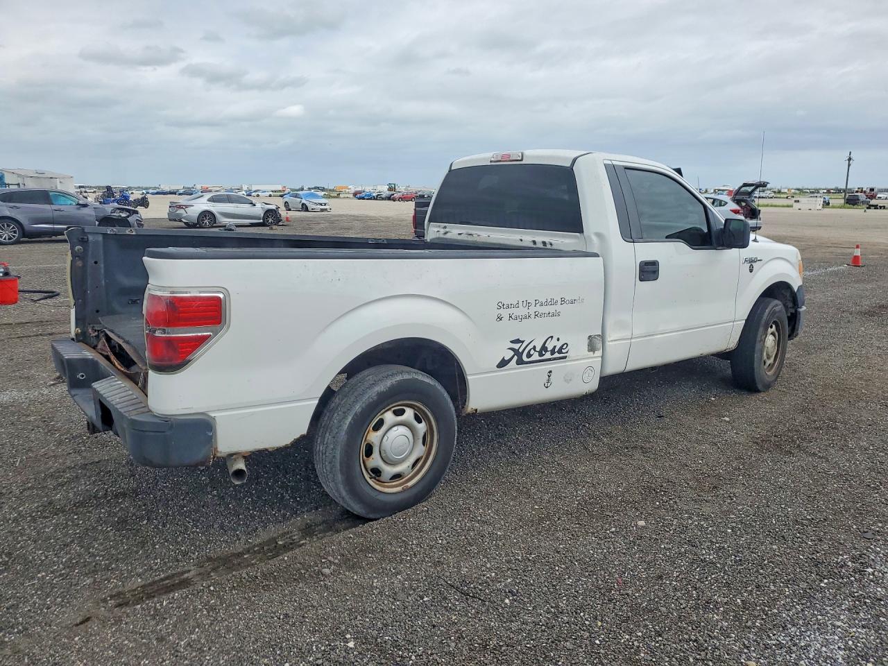 2013 Ford F150 White vin: 1FTMF1CM6DKE43252