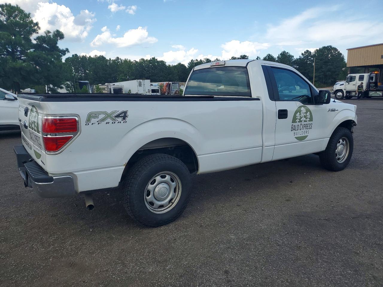 2013 Ford F150 White vin: 1FTMF1CM6DKF49362