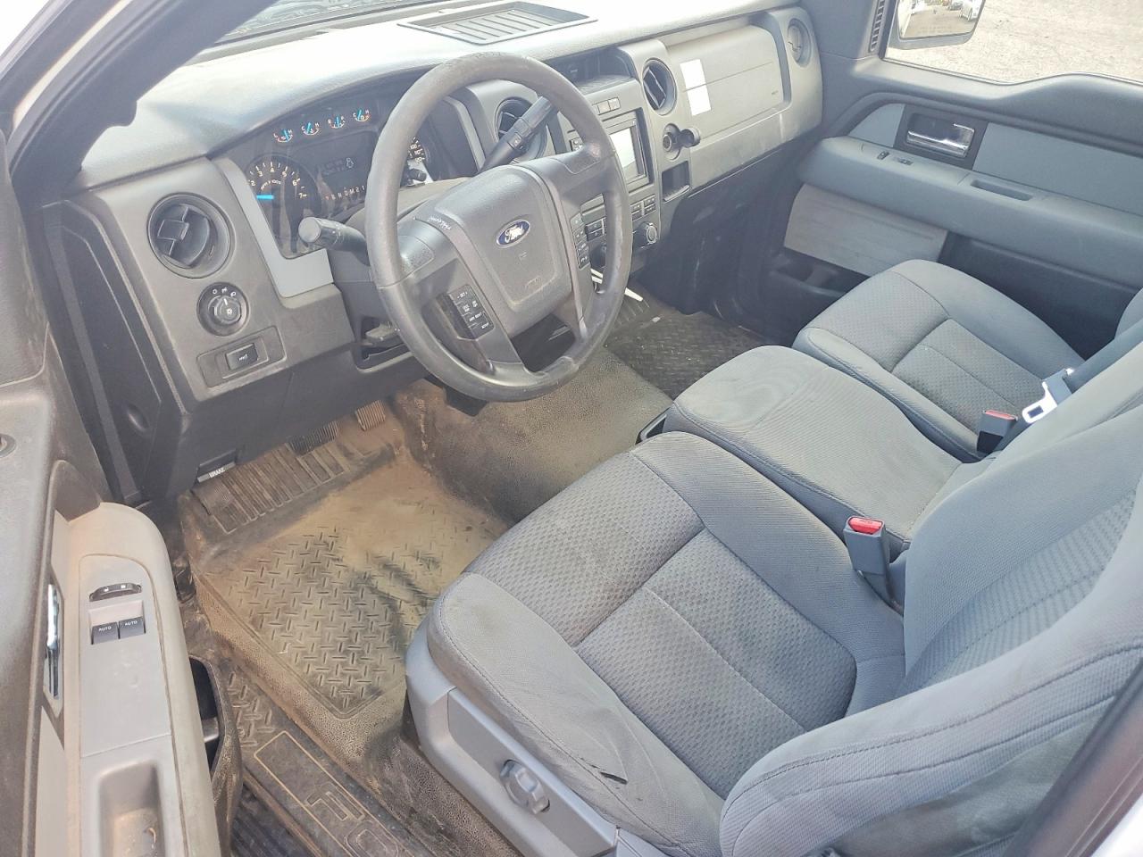 2013 Ford F150 White vin: 1FTMF1CM6DKF49362