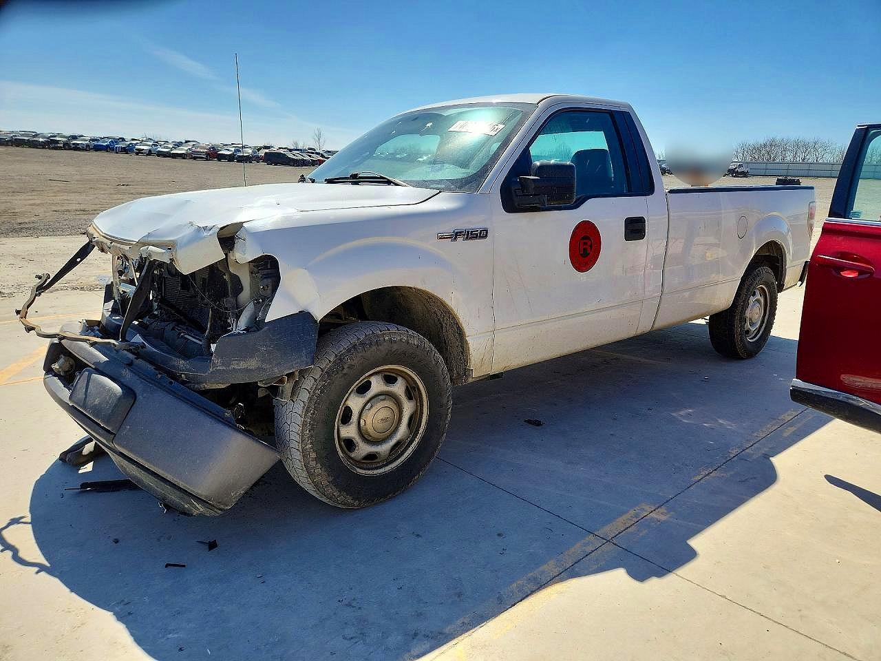 2013 Ford F150 White vin: 1FTMF1CM6DKF87285