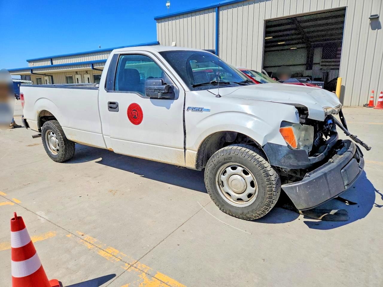 2013 Ford F150 White vin: 1FTMF1CM6DKF87285