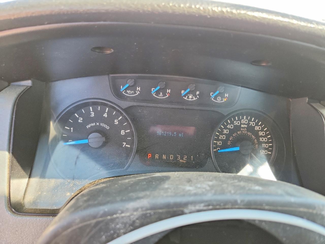 2013 Ford F150 White vin: 1FTMF1CM6DKF87285