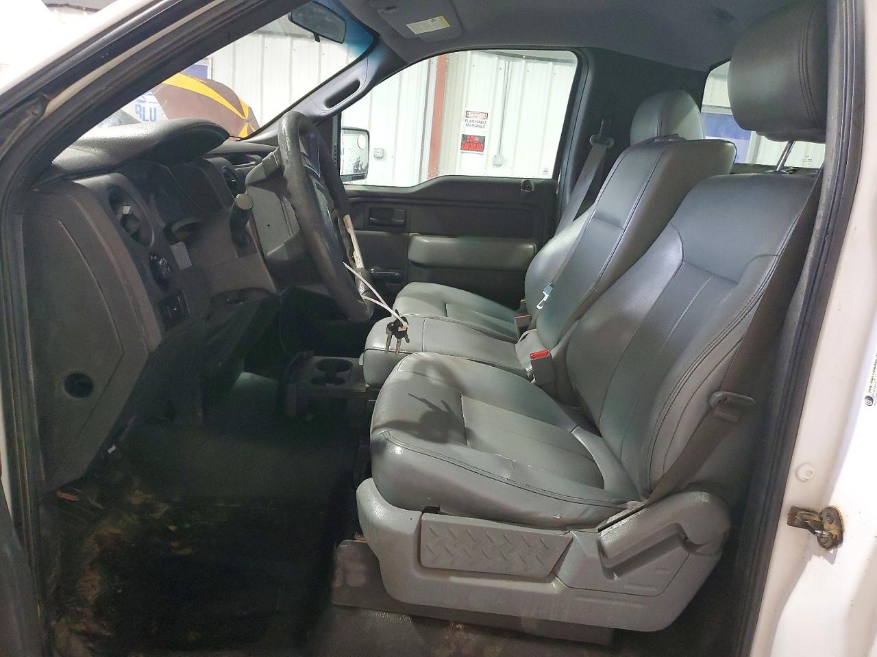 2013 Ford F150 White vin: 1FTMF1CM6DKF91420