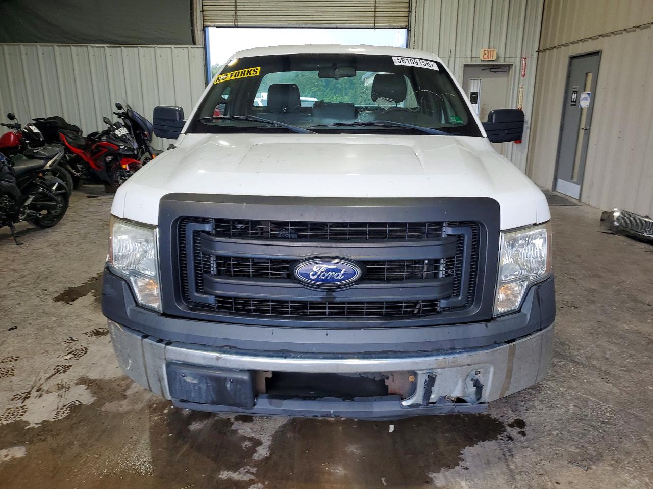 2013 Ford F150 White vin: 1FTMF1CM6DKF91420