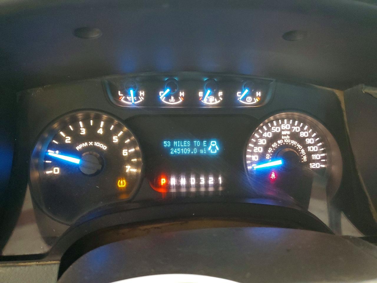 2013 Ford F150 White vin: 1FTMF1CM6DKF91420