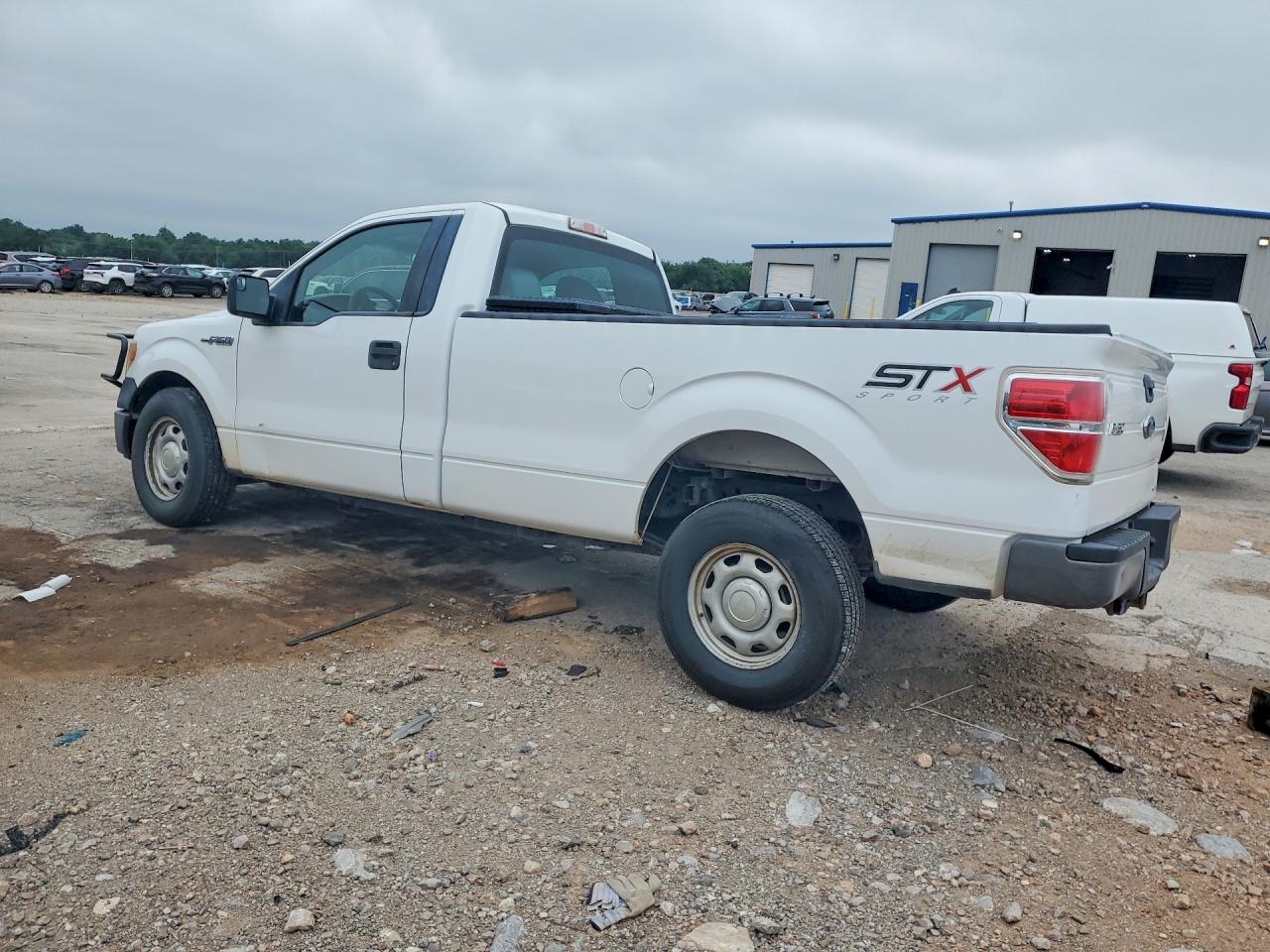 2014 Ford F150 White vin: 1FTMF1CM6EKF10434