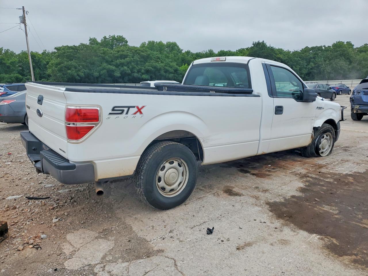 2014 Ford F150 White vin: 1FTMF1CM6EKF10434