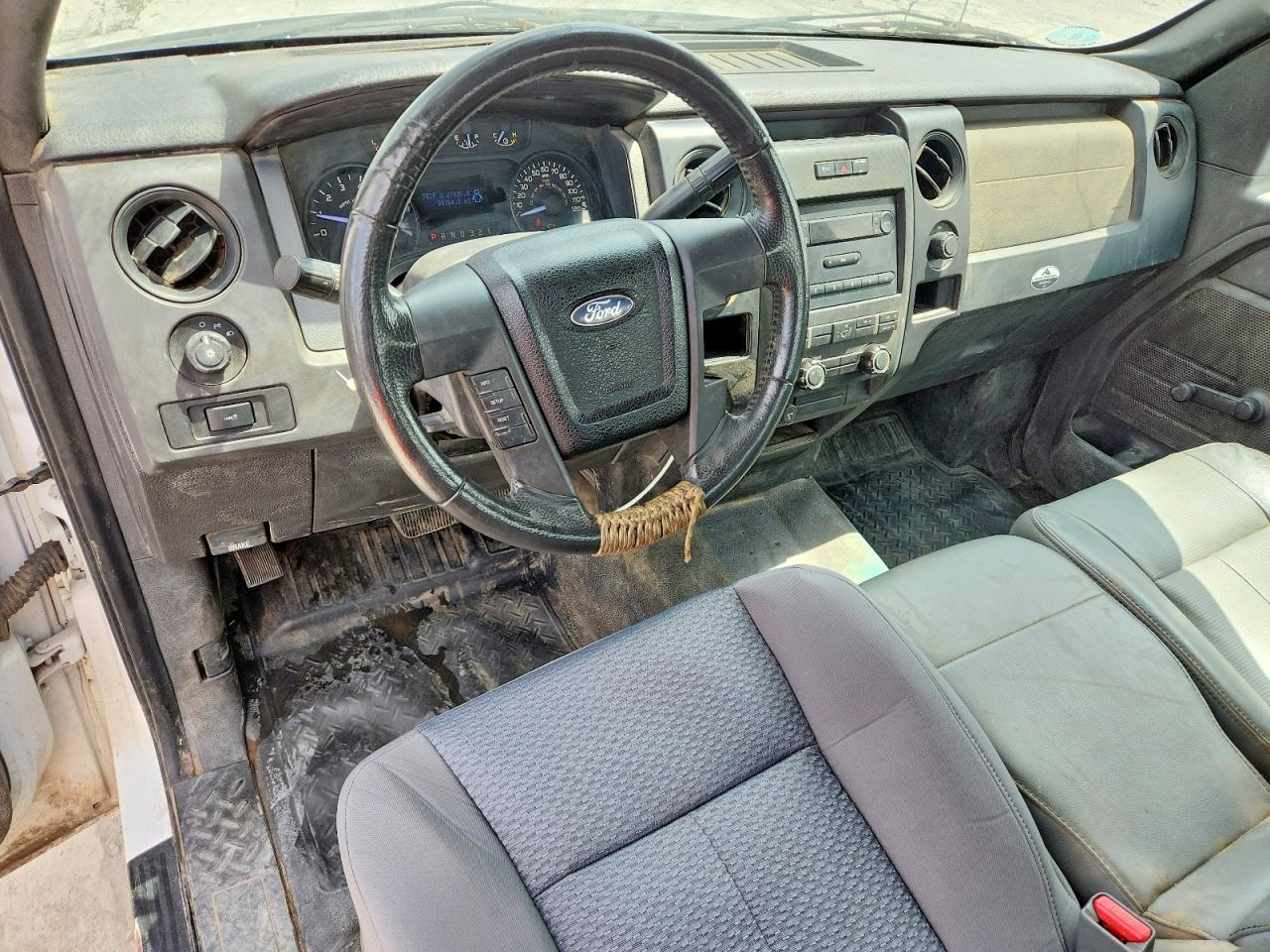 2011 Ford F150 White vin: 1FTMF1CM7BFA74665