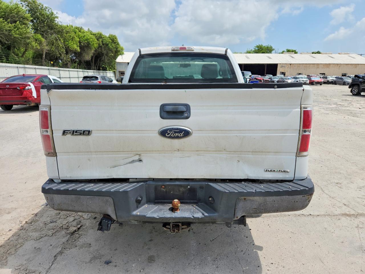 2011 Ford F150 White vin: 1FTMF1CM7BFA74665