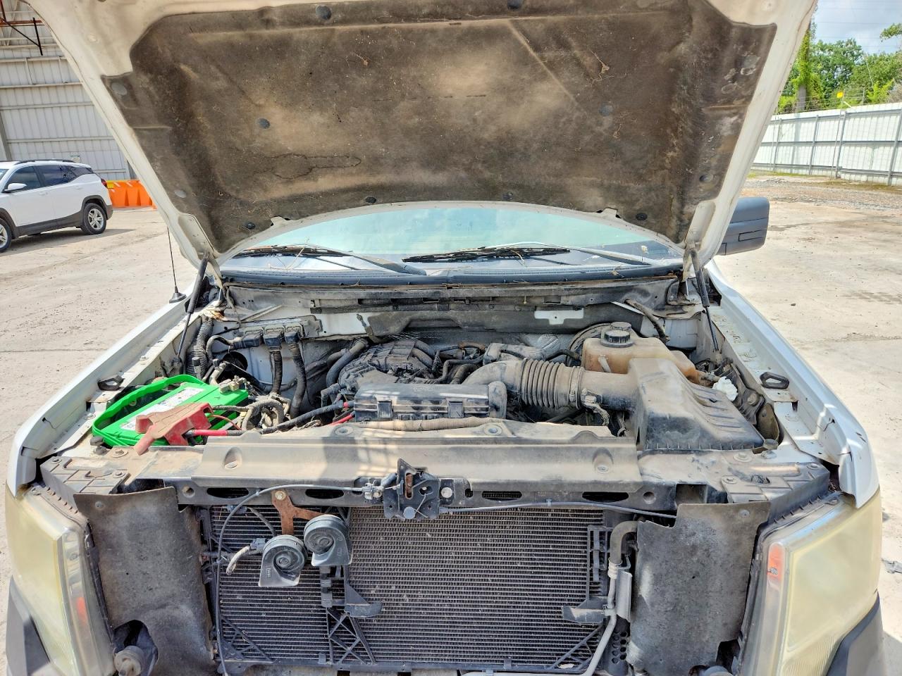 2011 Ford F150 White vin: 1FTMF1CM7BFA74665