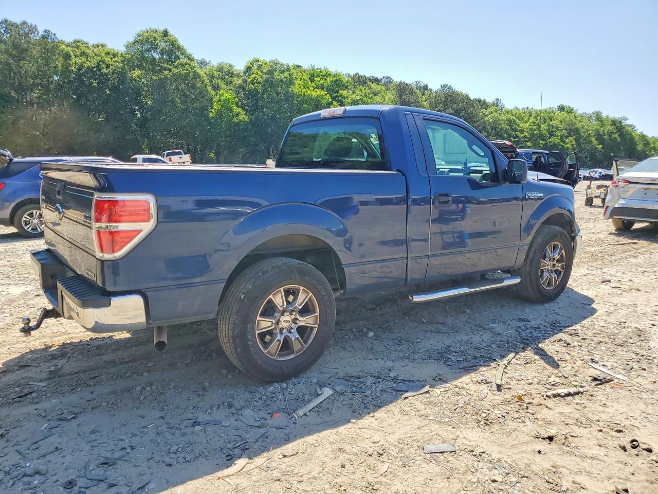 2013 Ford F150 Blue vin: 1FTMF1CM7DFD00643