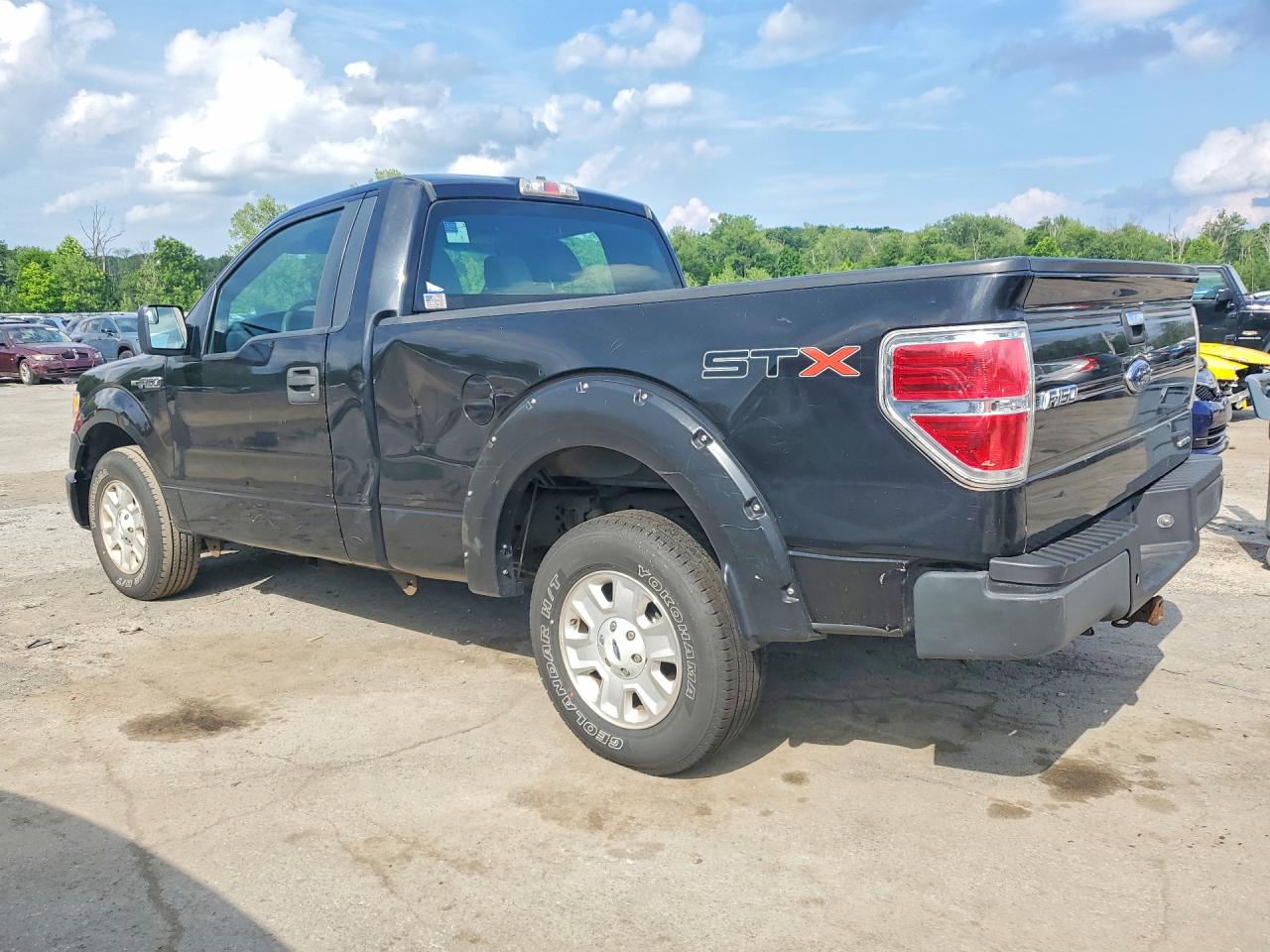 2013 Ford F150 Black vin: 1FTMF1CM7DKD00052