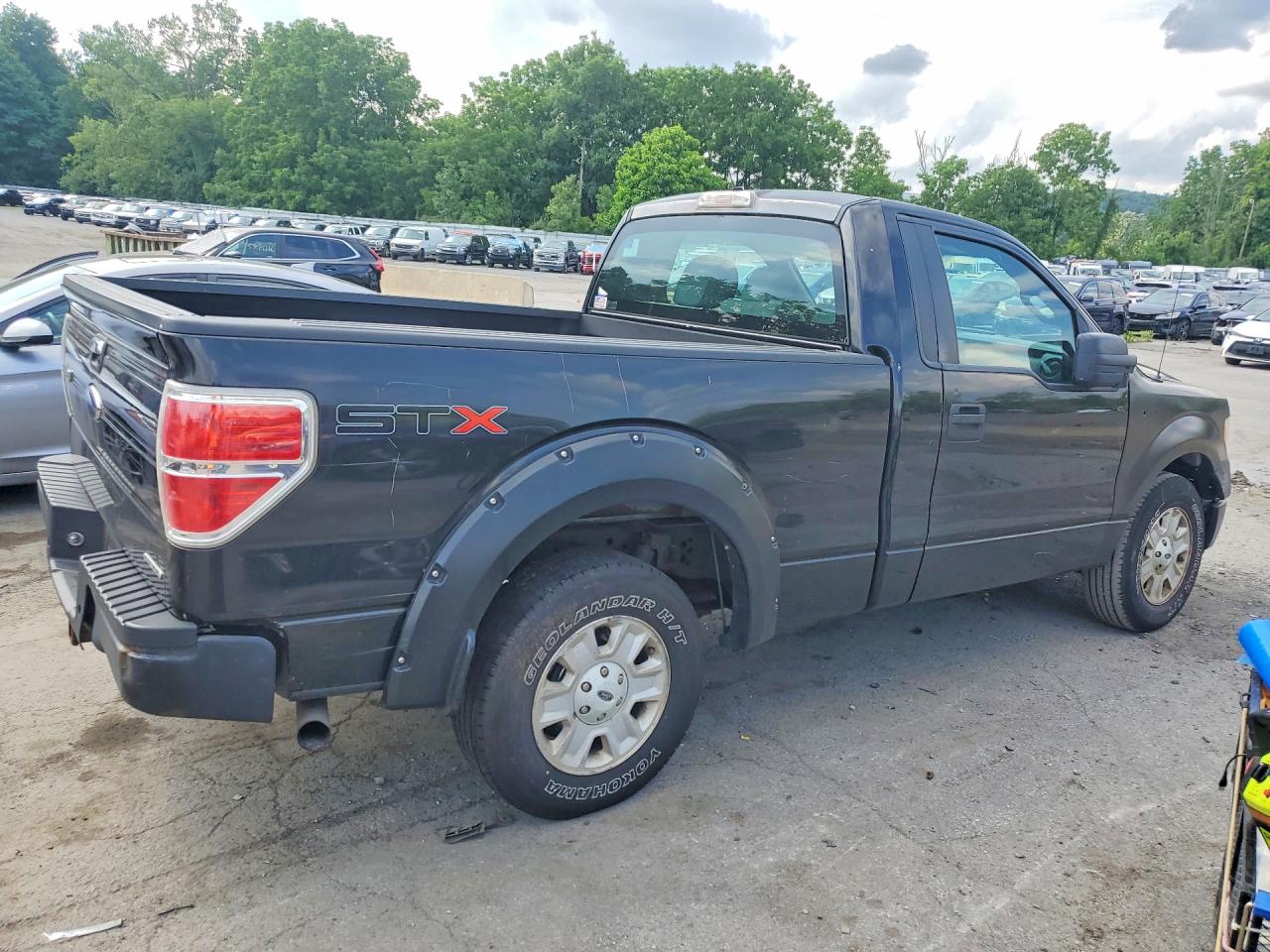 2013 Ford F150 Black vin: 1FTMF1CM7DKD00052
