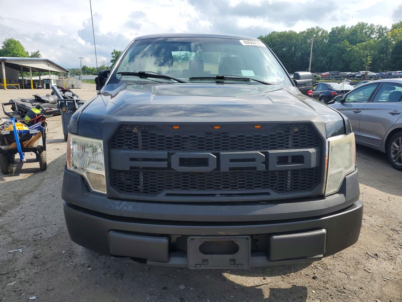 2013 Ford F150 Black vin: 1FTMF1CM7DKD00052