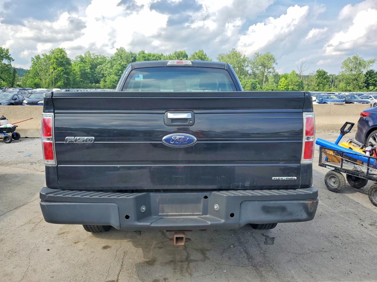 2013 Ford F150 Black vin: 1FTMF1CM7DKD00052