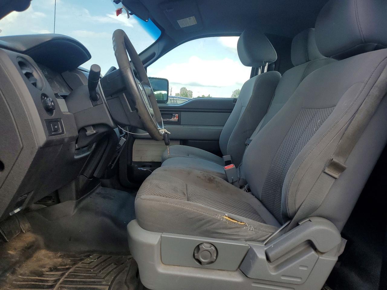 2013 Ford F150 Black vin: 1FTMF1CM7DKD00052