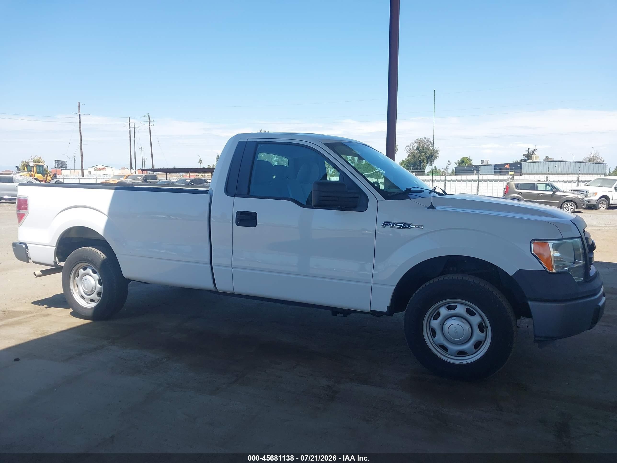 2013 Ford F-150 Xl Белый vin: 1FTMF1CM7DKE89706