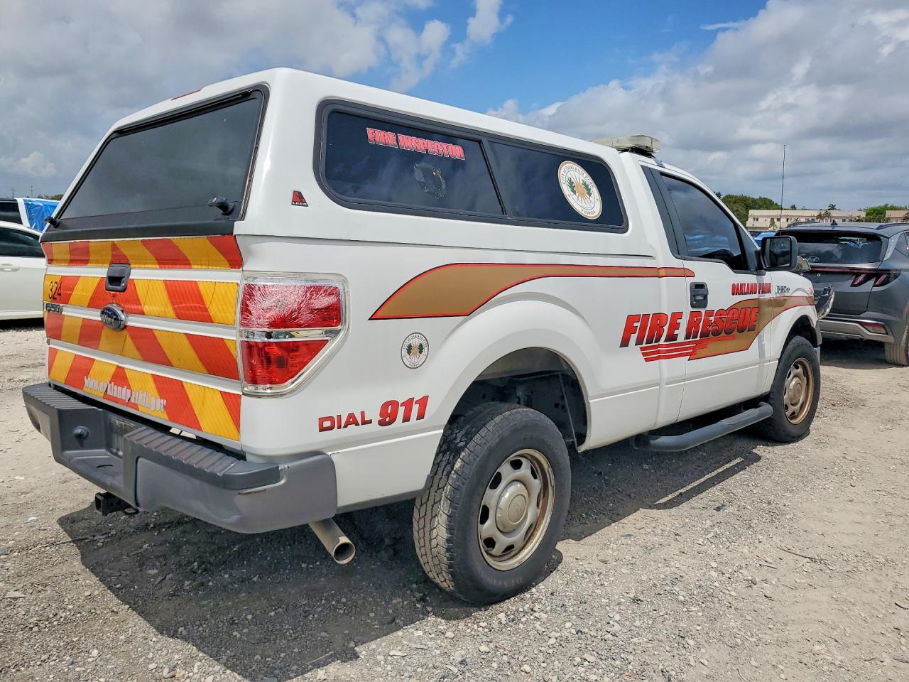 2014 Ford F150 White vin: 1FTMF1CM7EFB70428