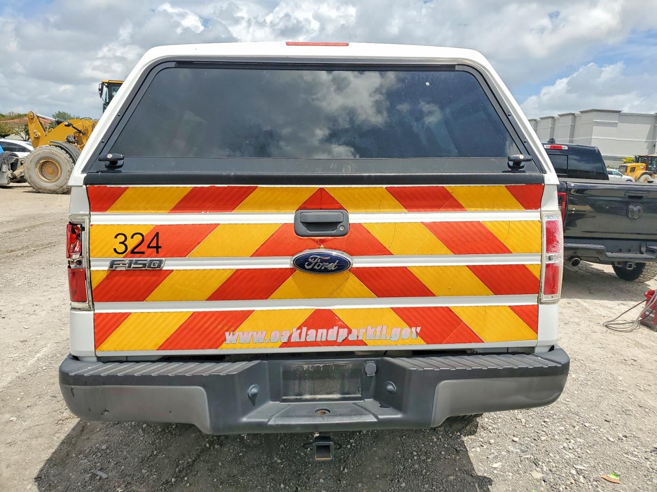 2014 Ford F150 White vin: 1FTMF1CM7EFB70428