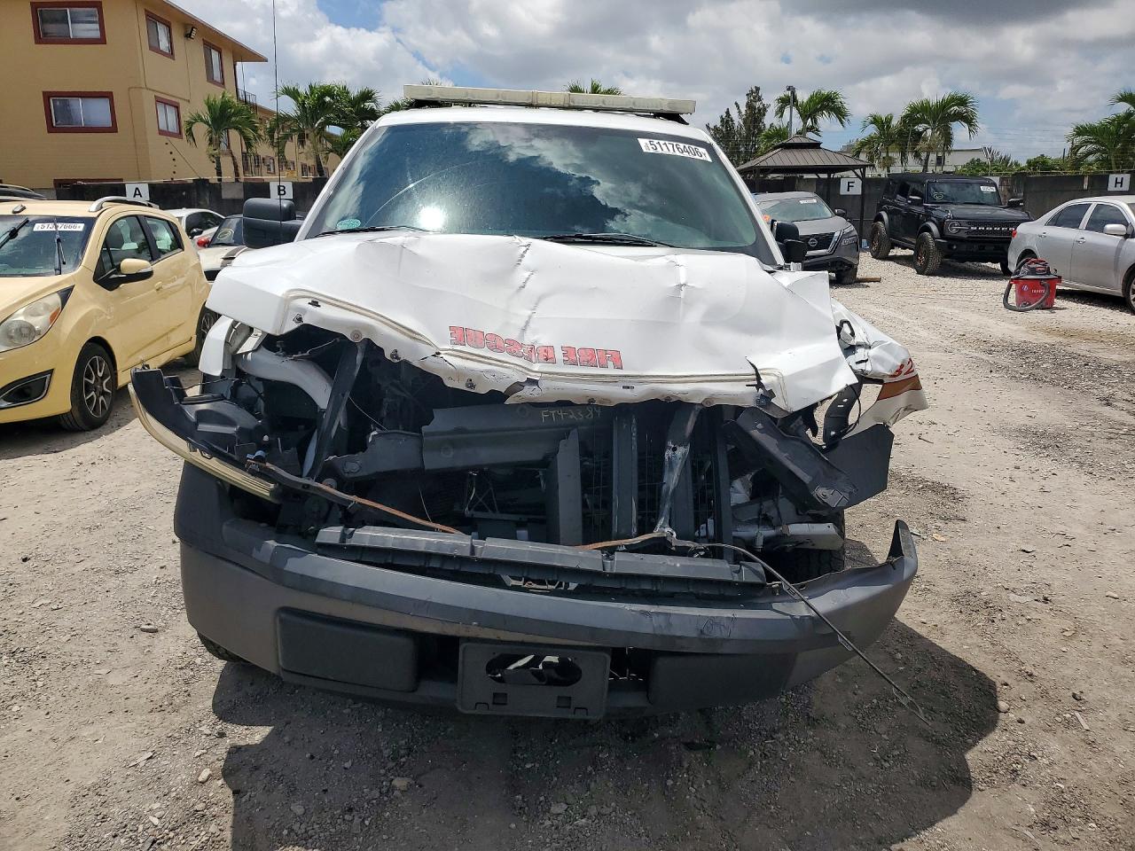 2014 Ford F150 White vin: 1FTMF1CM7EFB70428