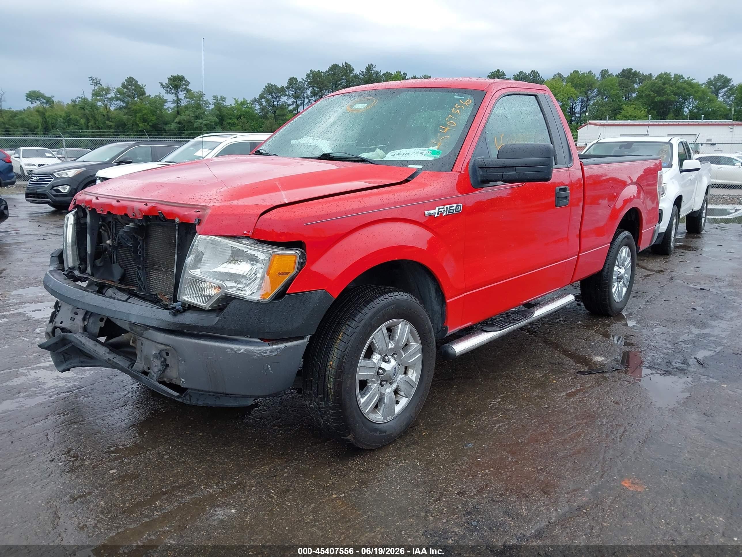 2014 Ford F-150 Xl Red vin: 1FTMF1CM7EKD13658