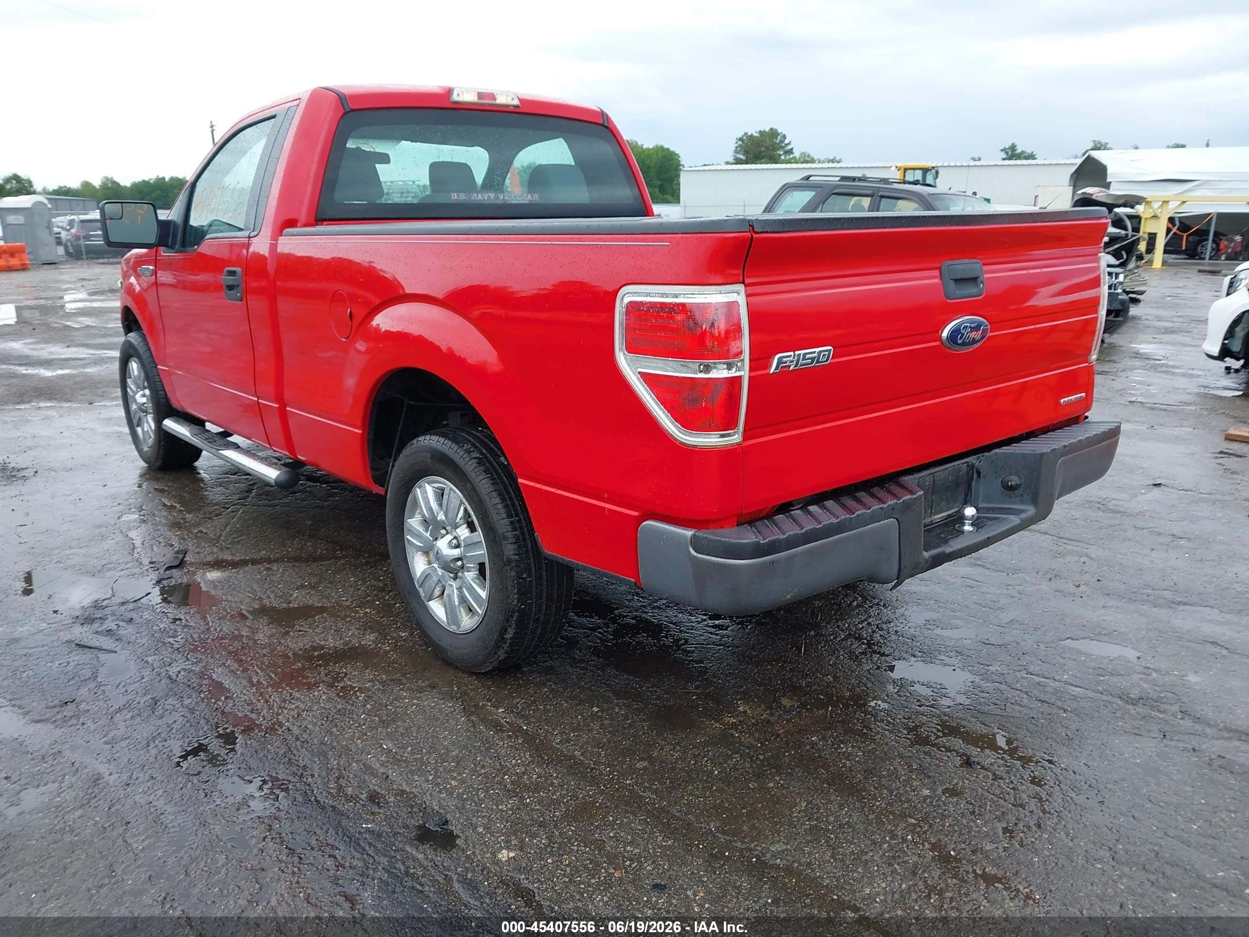 2014 Ford F-150 Xl Red vin: 1FTMF1CM7EKD13658