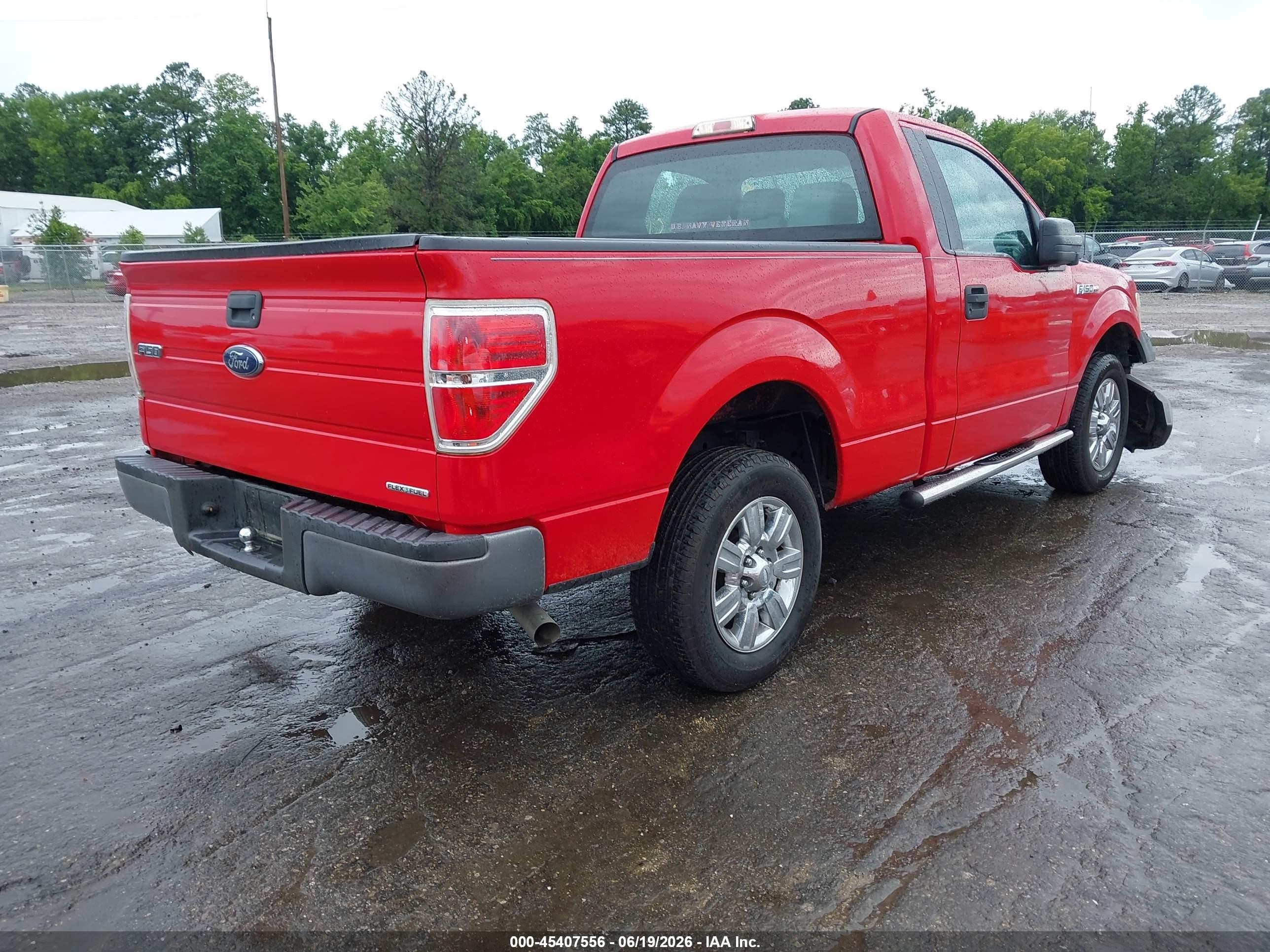 2014 Ford F-150 Xl Red vin: 1FTMF1CM7EKD13658