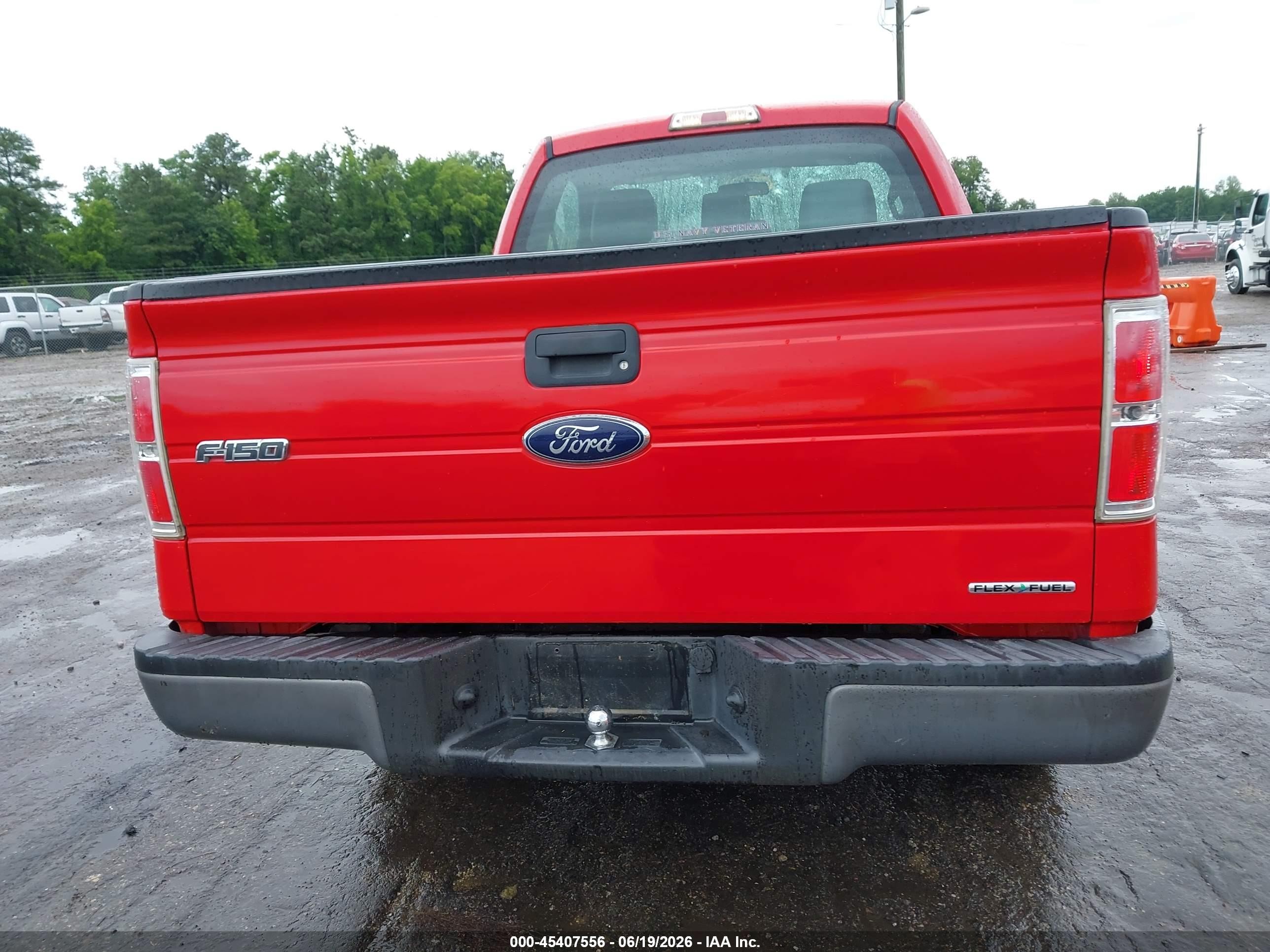 2014 Ford F-150 Xl Red vin: 1FTMF1CM7EKD13658
