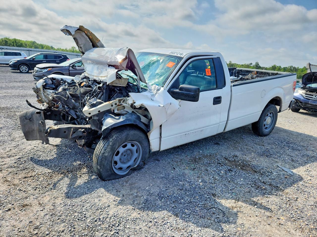 2014 Ford F150 White vin: 1FTMF1CM7EKD40374