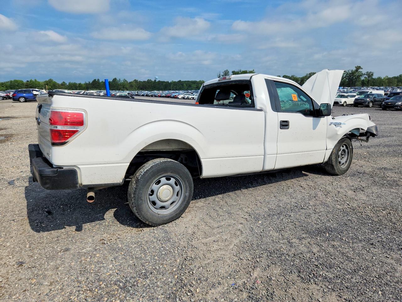 2014 Ford F150 White vin: 1FTMF1CM7EKD40374