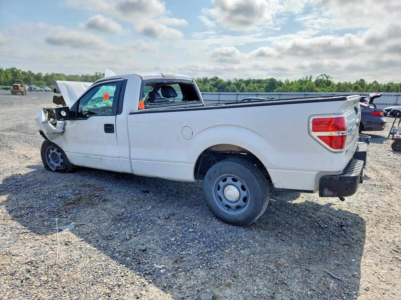 2014 Ford F150 White vin: 1FTMF1CM7EKD40374