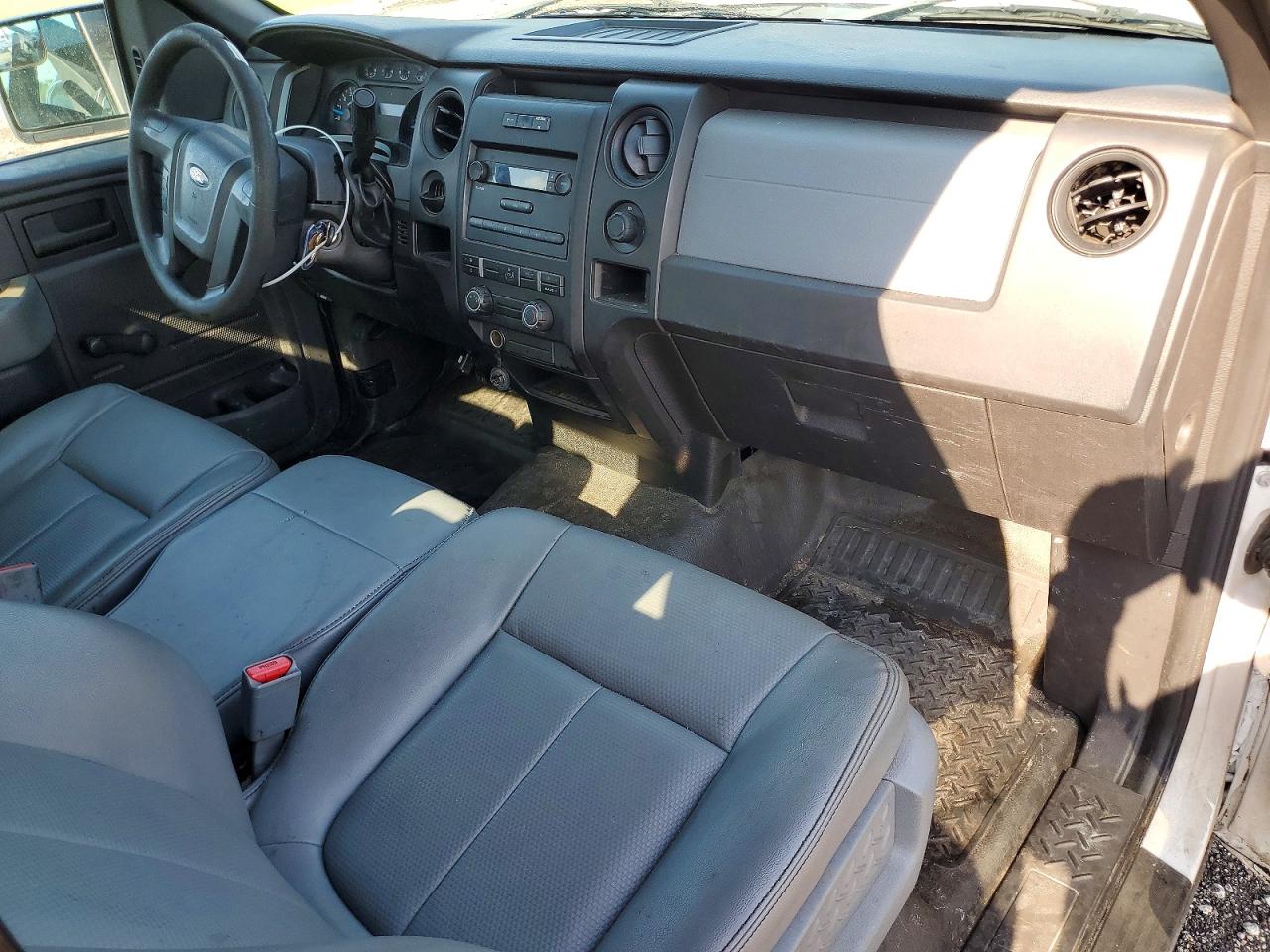 2014 Ford F150 White vin: 1FTMF1CM7EKG03074